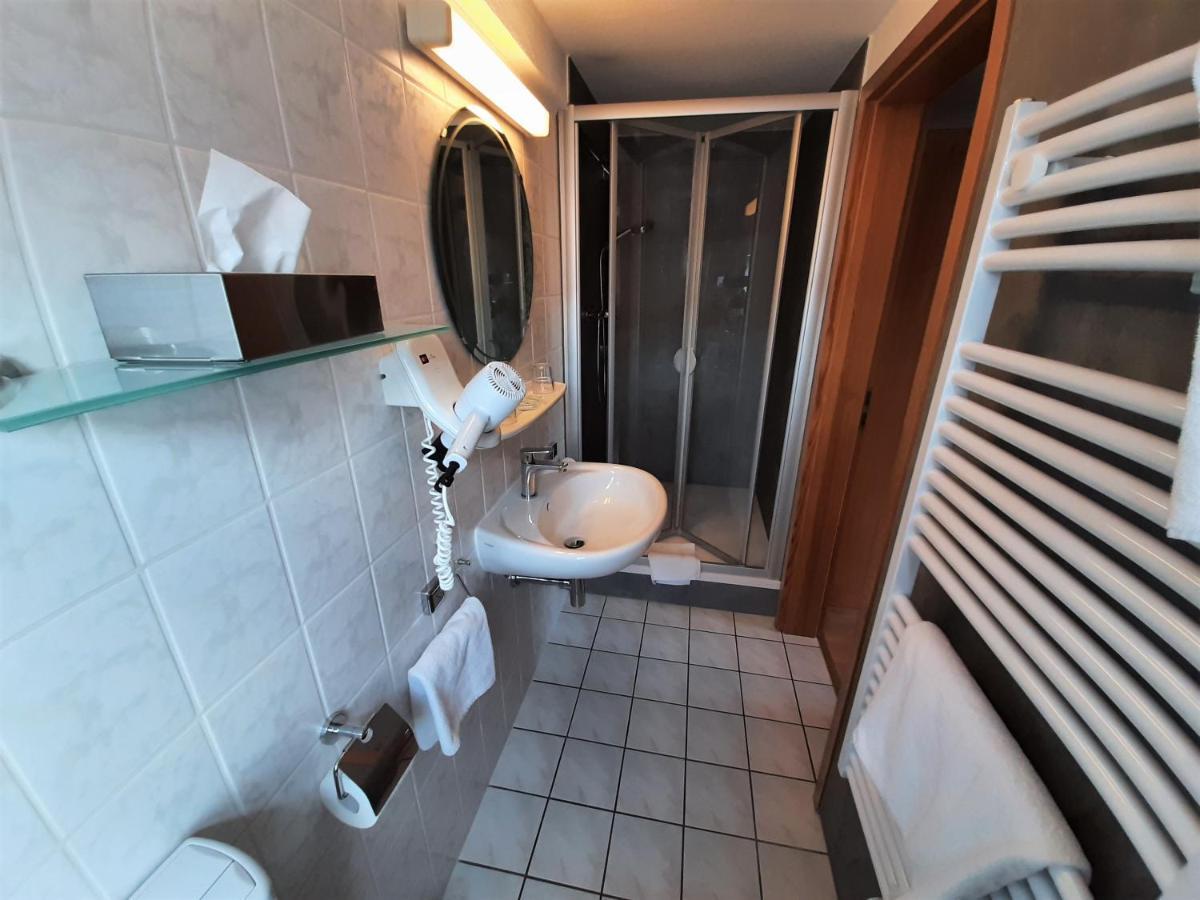Landhotel Gemeindeschaenke Wanfried Buitenkant foto